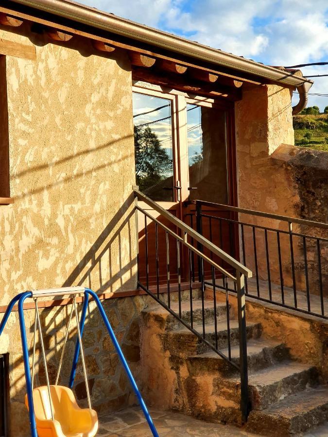Affittacamere La Fuente del Poval Caballar Esterno foto